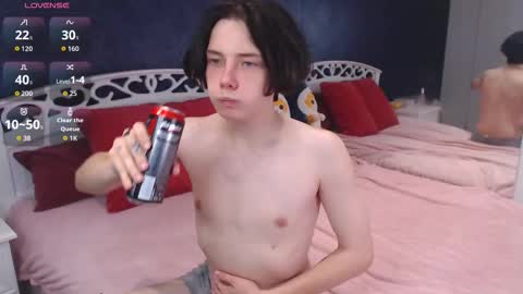 Snapshot of iwillfall_ chatting on November 24, 2025, 8:03 am Maxim online show from November 24, 2025, 8:03 am