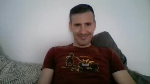 Snapshot of iyoperro chatting on October 16, 2025, 12:17 pm Casandro online show from October 16, 2025, 12:17 pm