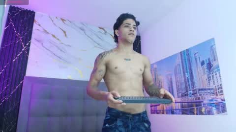 izaack online show from April 22, 2026, 6:20 pm