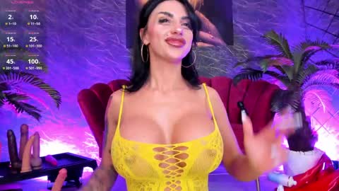 izabelatessa online show from May 23, 2026, 7:29 pm