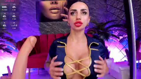 izabelatessa online show from July 28, 2026, 7:15 pm