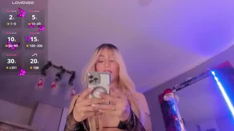 Snapshot of izamarqueen chatting on December 14, 2024, 7:46 pm izamar online show from December 14, 2024, 7:46 pm