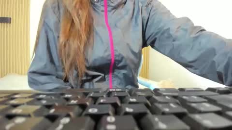 Snapshot of izelevans chatting on February 7, 2026, 11:14 am izelevans online show from February 7, 2026, 11:14 am