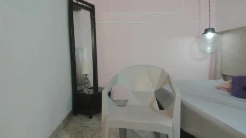 izelevans online show from March 26, 2026, 11:49 am