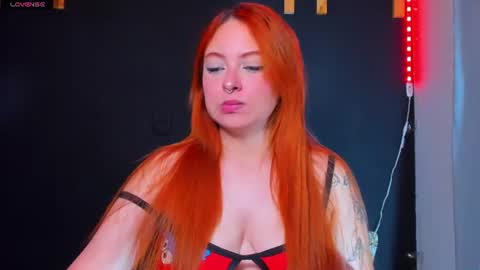 Snapshot of izyzys_baker chatting on July 17, 2026, 8:43 am hot izys online show from July 17, 2026, 8:43 am