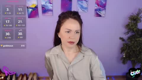 Queen of nylon  Victoria online show from February 1, 2025, 5:28 am