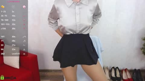 Queen of nylon  Victoria online show from September 22, 2025, 5:20 am