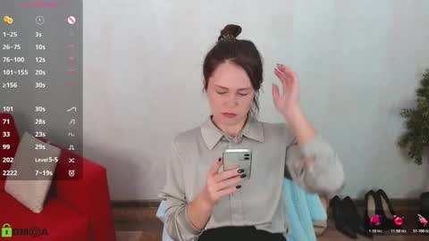 Queen of nylon  Victoria online show from October 27, 2025, 4:49 am