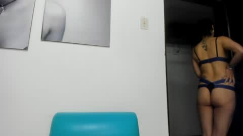 Snapshot of izzy_cum chatting on January 19, 2025, 4:25 pm Izzy online show from January 19, 2025, 4:25 pm