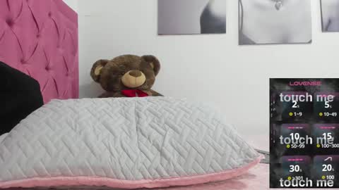 Snapshot of izzy_cum chatting on March 1, 2025, 4:11 pm Izzy online show from March 1, 2025, 4:11 pm