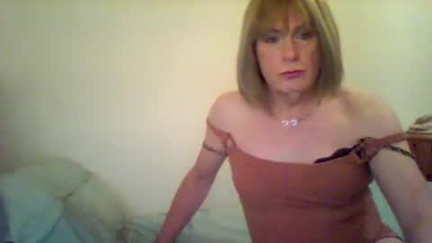 izzy_mchoney online show from January 2, 2025, 4:35 pm