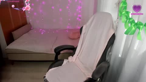 Snapshot of izzyholly chatting on May 2, 2026, 2:00 pm K A T E I have great pvt hot shows with dildos shows in pantyhose I love to squirt fabulously online show from May 2, 2026, 2:00 pm