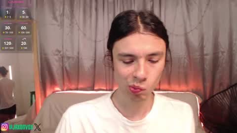Snapshot of j_a_x_x_x_o_n chatting on June 23, 2026, 11:30 am Hey im Jaxxxon check my info online show from June 23, 2026, 11:30 am