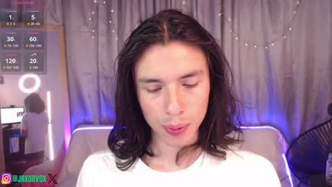 Snapshot of j_a_x_x_x_o_n chatting on July 4, 2026, 12:00 pm Hey im Jaxxxon check my info online show from July 4, 2026, 12:00 pm