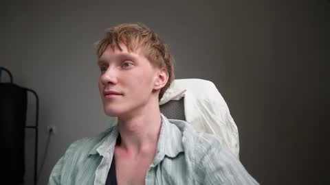 Snapshot of j_akira13 chatting on March 2, 2026, 5:08 am Danny online show from March 2, 2026, 5:08 am