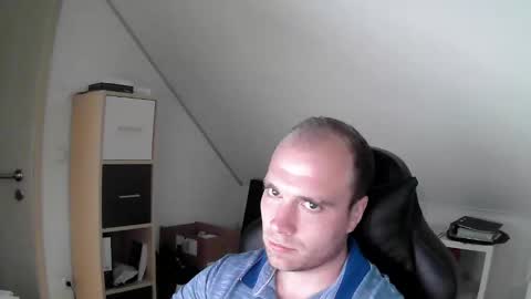 here4y online show from September 11, 2025, 8:58 am