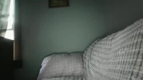 Snapshot of j_lion85 chatting on June 11, 2026, 10:24 am j_lion85 online show from June 11, 2026, 10:24 am
