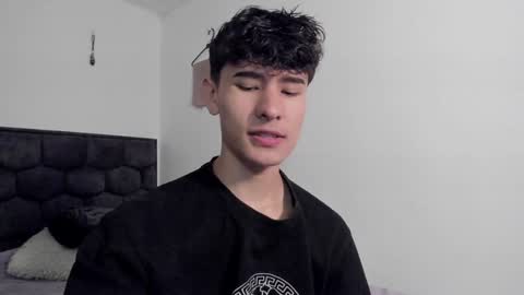 Snapshot of j_u_p_i_t_e_r chatting on January 2, 2025, 12:46 pm Noah online show from January 2, 2025, 12:46 pm