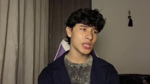 Snapshot of j_u_p_i_t_e_r chatting on November 6, 2025, 11:15 pm Noah online show from November 6, 2025, 11:15 pm