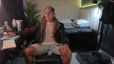 Snapshot of jack_castell chatting on July 24, 2026, 11:25 pm JACK CASTELL online show from July 24, 2026, 11:25 pm