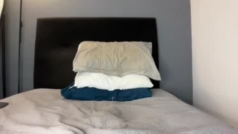 INDEPENDENT MODEL online show from March 21, 2026, 12:15 am