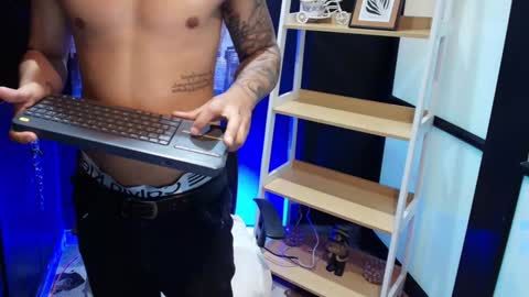 Snapshot of jackblanco_ chatting on January 22, 2025, 4:13 am Jack White online show from January 22, 2025, 4:13 am