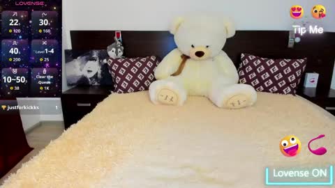 sallyevans online show from April 17, 2026, 4:37 am