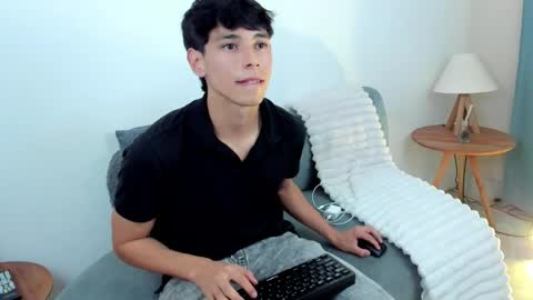 Snapshot of jacob_colliins chatting on June 1, 2026, 3:52 am jacob_colliins online show from June 1, 2026, 3:52 am