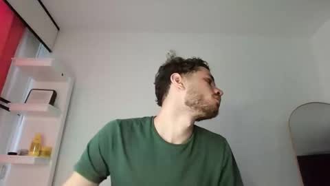 Snapshot of jacobmurphy2103 chatting on September 25, 2025, 6:00 pm JACOB ROBIN online show from September 25, 2025, 6:00 pm