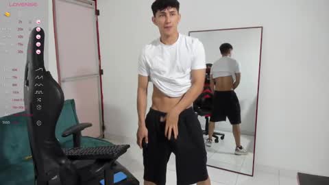 jacobo online show from January 12, 2025, 1:37 pm