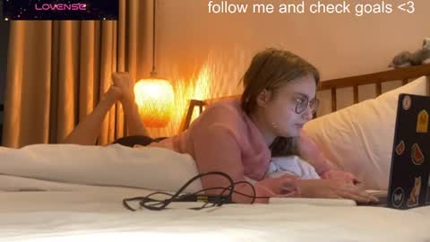 jacywinslat online show from December 14, 2025, 11:04 am