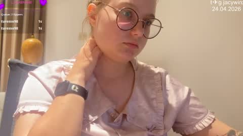 jacywinslat online show from April 25, 2026, 4:48 pm