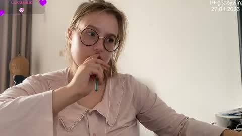 jacywinslat online show from April 27, 2026, 9:40 am