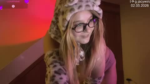 jacywinslat online show from May 2, 2026, 2:33 pm