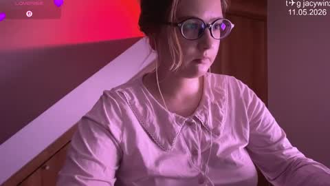 jacywinslat online show from May 11, 2026, 2:45 pm