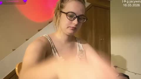 jacywinslat online show from May 17, 2026, 2:35 pm
