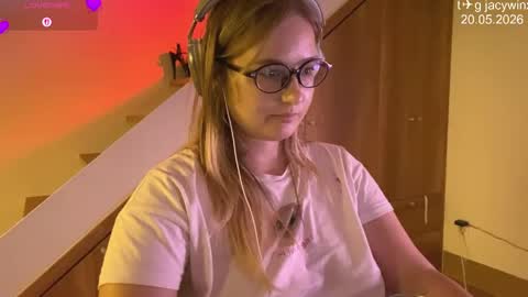 jacywinslat online show from May 20, 2026, 2:34 pm