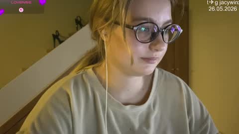 jacywinslat online show from May 26, 2026, 4:47 pm