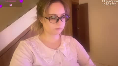 jacywinslat online show from June 15, 2026, 8:49 am