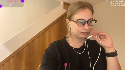 jacywinslat online show from July 3, 2026, 9:05 am