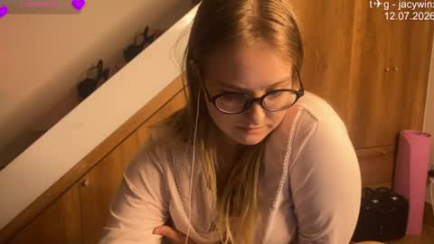 jacywinslat online show from July 12, 2026, 10:23 pm