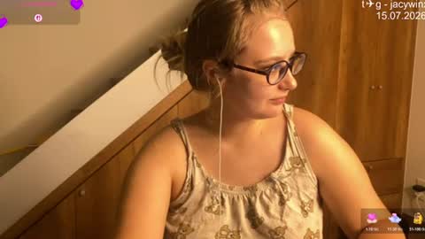 jacywinslat online show from July 15, 2026, 8:47 pm