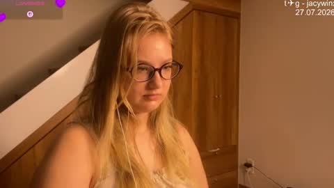 jacywinslat online show from July 27, 2026, 9:11 pm