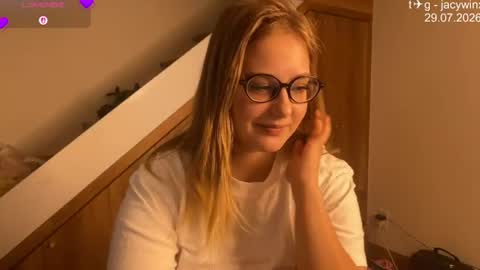 jacywinslat online show from July 29, 2026, 5:27 am