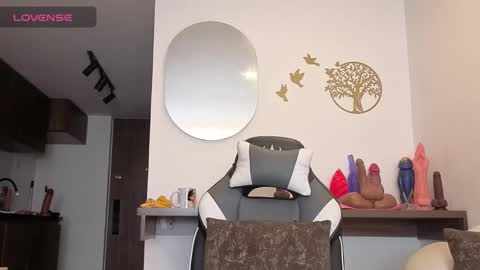 Jade online show from March 9, 2026, 1:59 pm