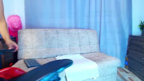  Jade Brunete  online show from November 13, 2025, 8:52 pm