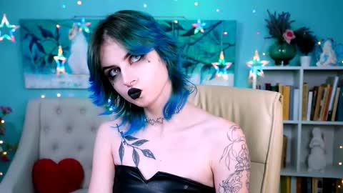 jade_castle online show from December 28, 2024, 8:37 am