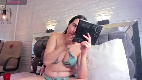 Snapshot of jade_heartt chatting on February 5, 2026, 12:32 pm JADE online show from February 5, 2026, 12:32 pm