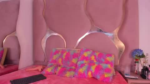 Snapshot of jade_ht chatting on June 17, 2026, 10:43 pm jade_ht online show from June 17, 2026, 10:43 pm