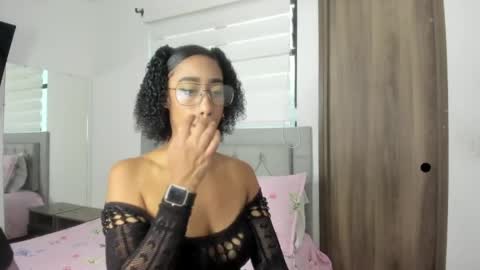 Jade smile online show from May 29, 2026, 3:32 pm
